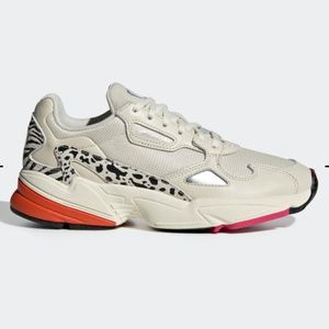 Adidas Falcon, Off White / Core Black / Shock Pink